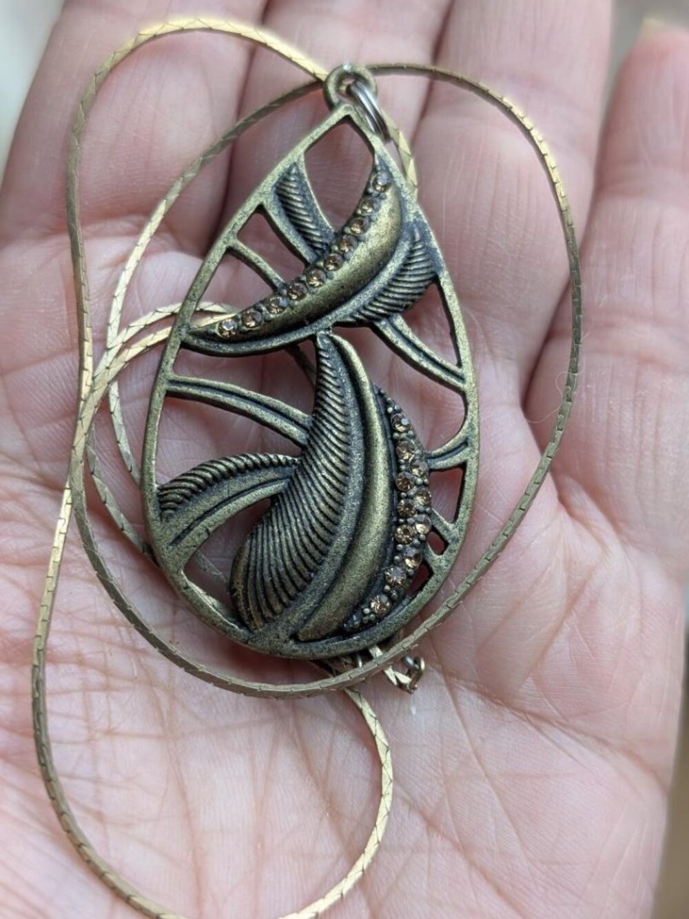 Vintage Large Leaf Gold Toned Pendant Necklace with Brown Rhinestones